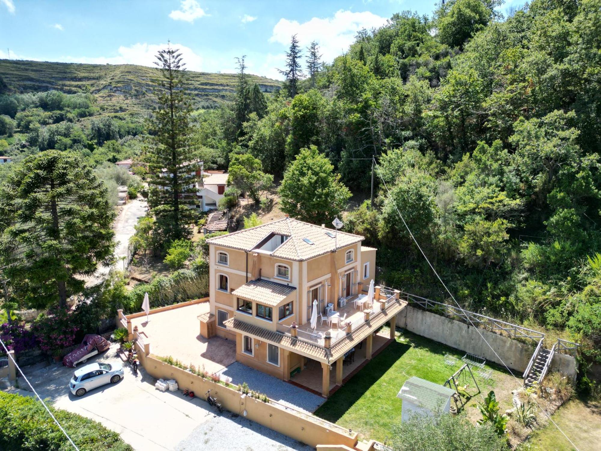 Villa Con Piscina Privata A 2 Kilometri Da Tropea Gasponi Luaran gambar
